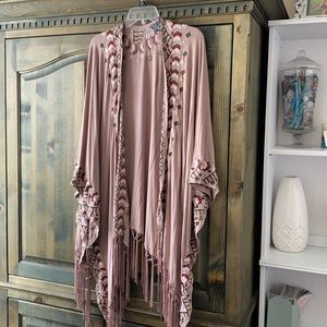 Tan fringe poncho w/ patterned edges